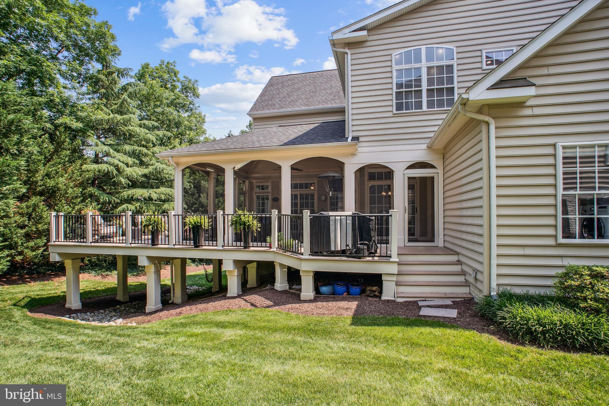 RIVER CREEK - Residential