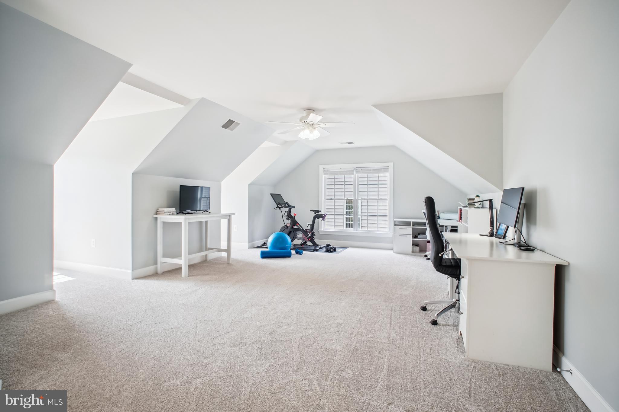 RIVER CREEK - Residential