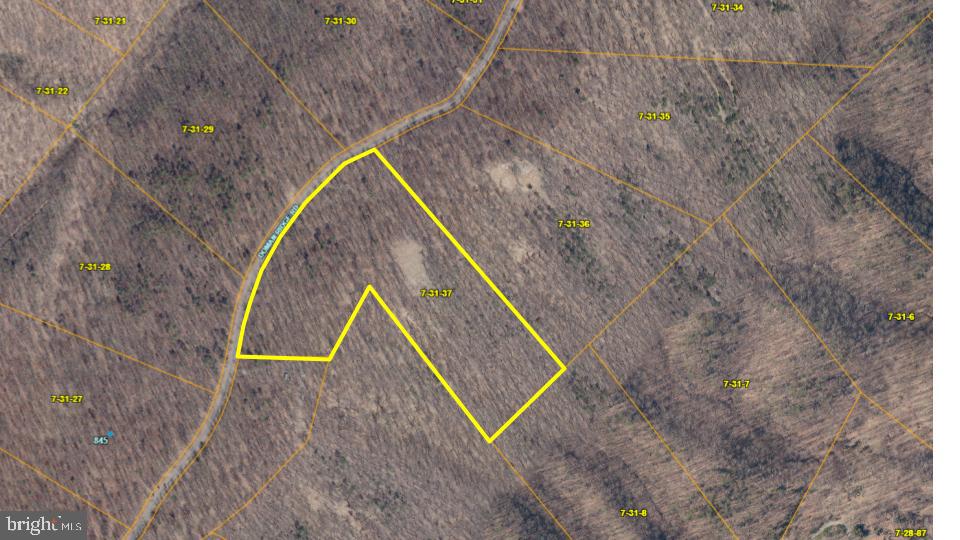 BLUFFS ON THE POTOMAC - Land