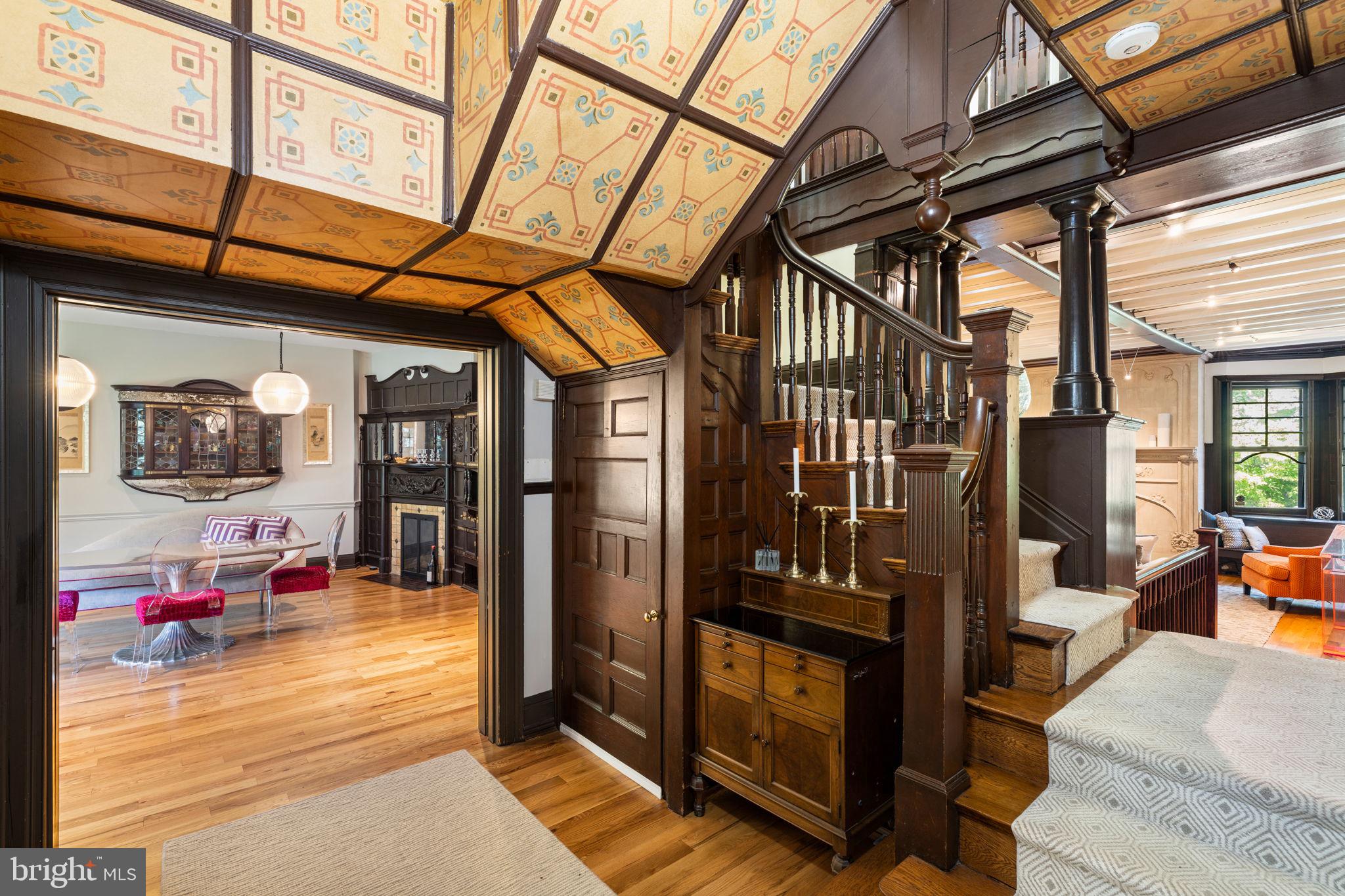 CHESTNUT HILL - Residential