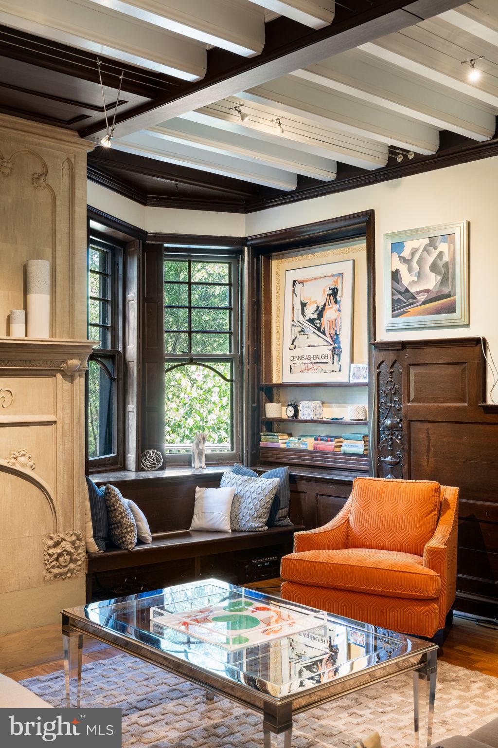 CHESTNUT HILL - Residential