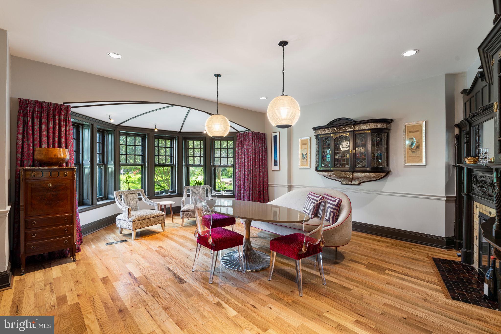 CHESTNUT HILL - Residential