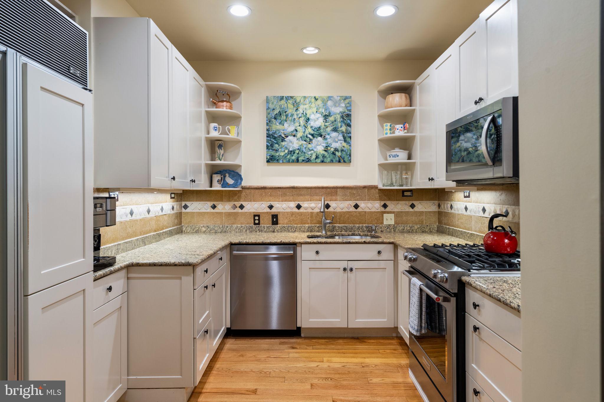 CHESTNUT HILL - Residential