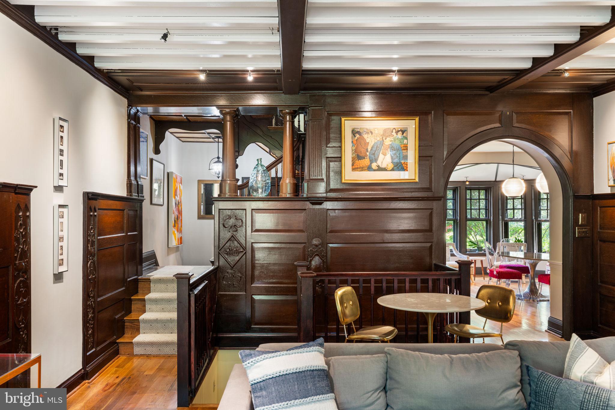 CHESTNUT HILL - Residential