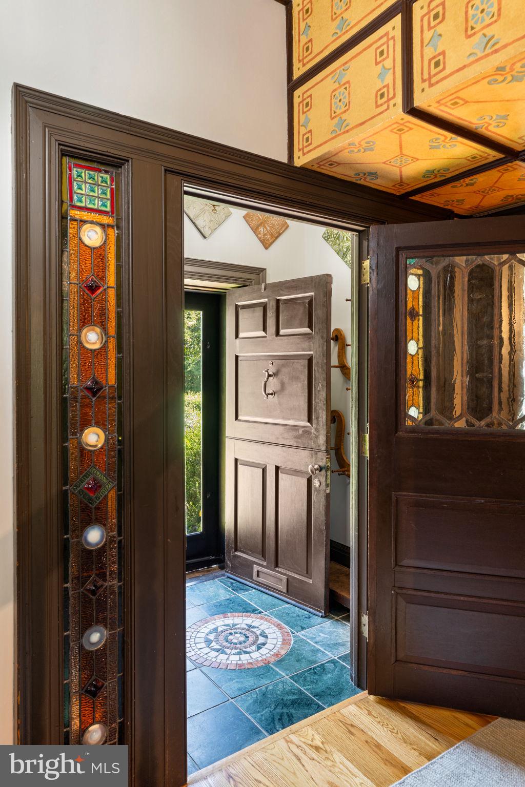 CHESTNUT HILL - Residential