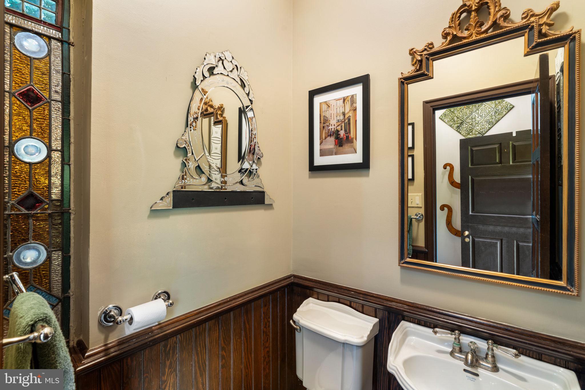 CHESTNUT HILL - Residential