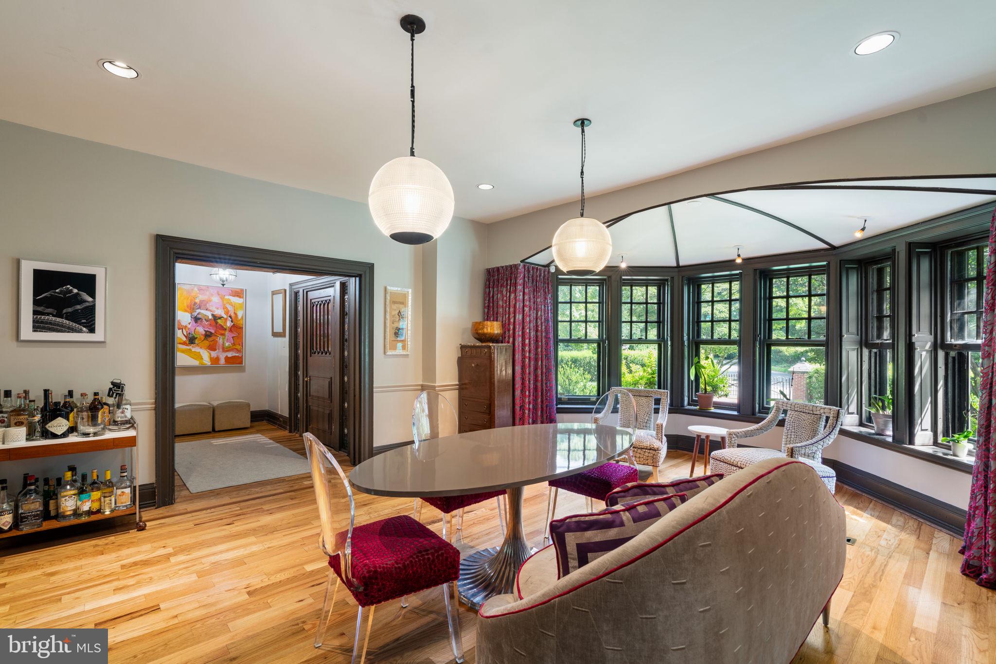 CHESTNUT HILL - Residential