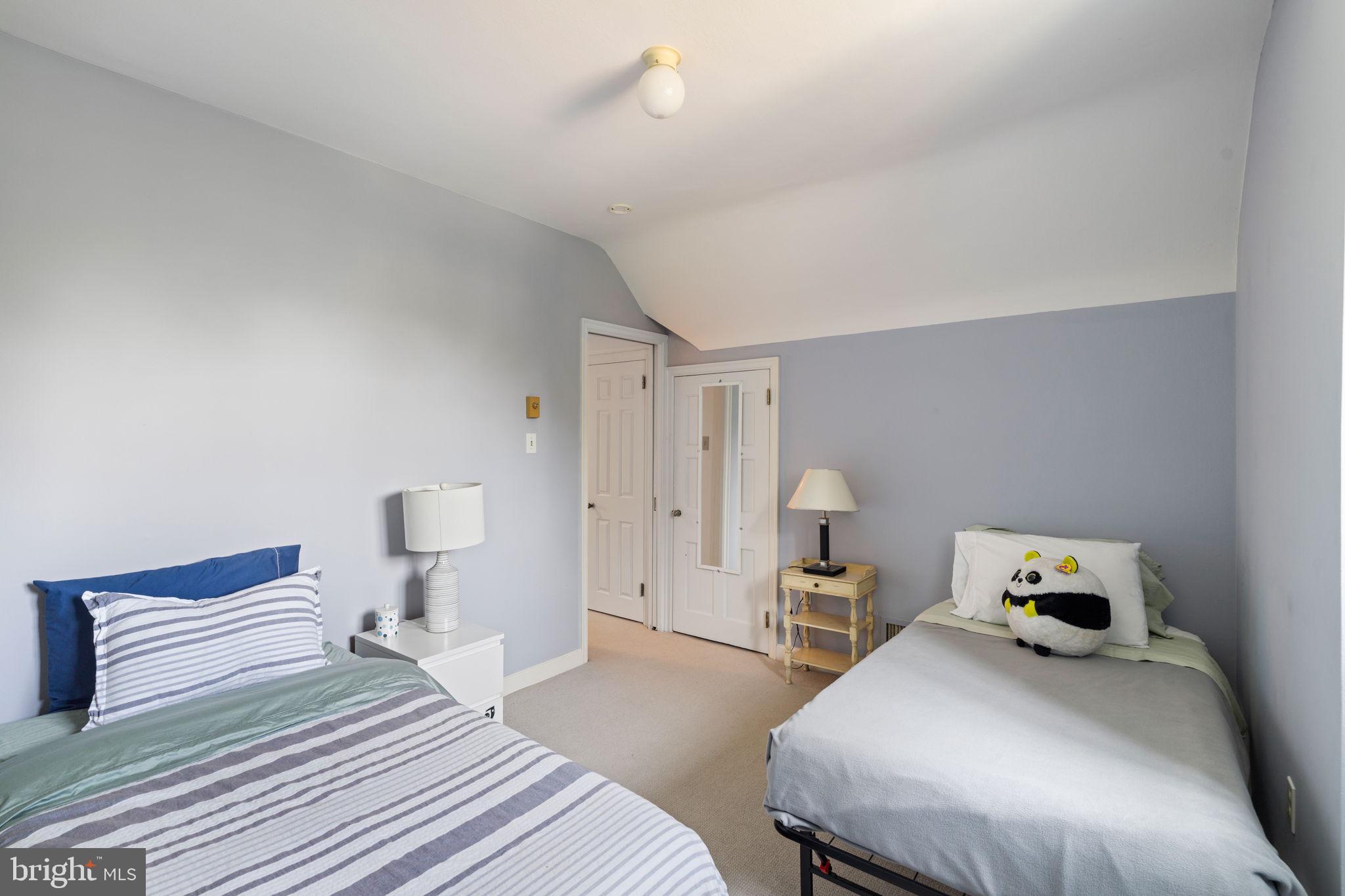 CHESTNUT HILL - Residential