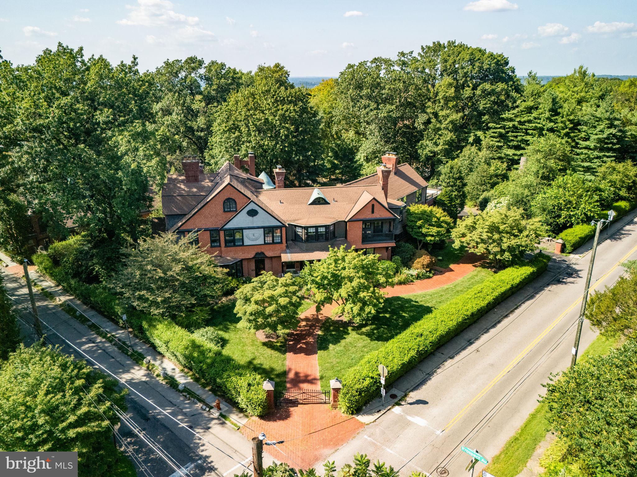 CHESTNUT HILL - Residential