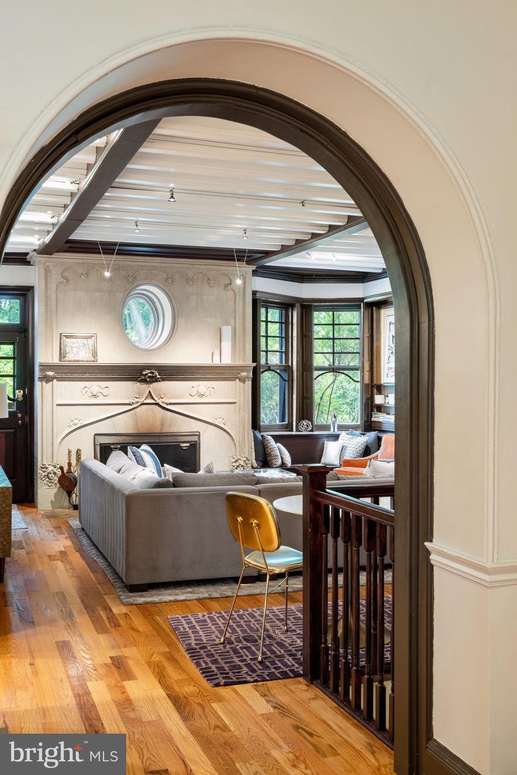 CHESTNUT HILL - Residential