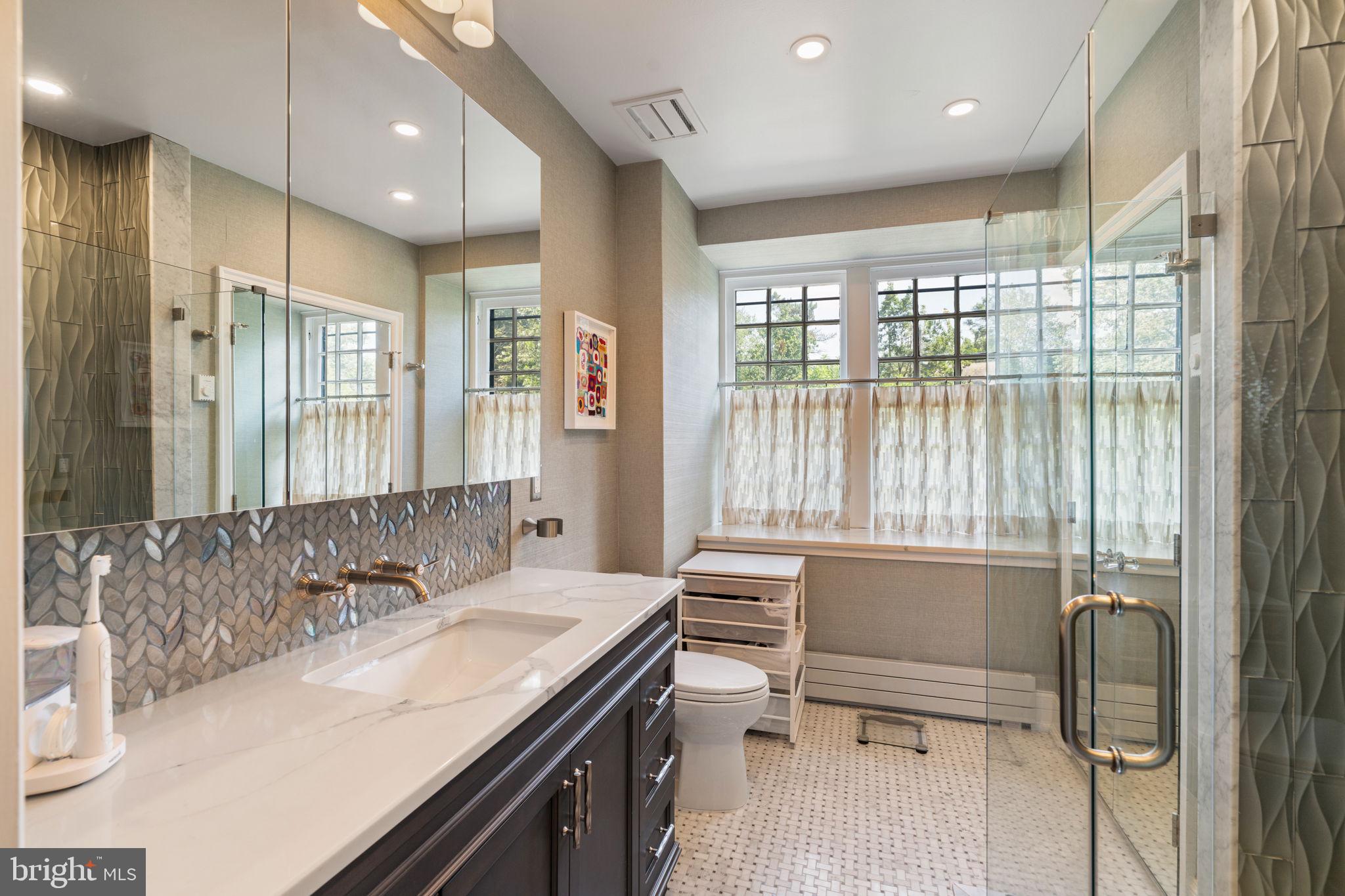 CHESTNUT HILL - Residential