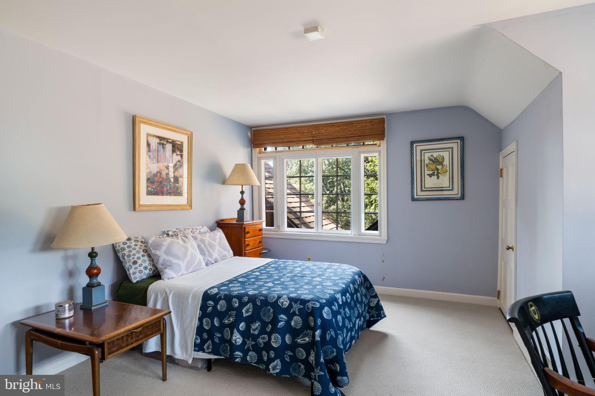 CHESTNUT HILL - Residential