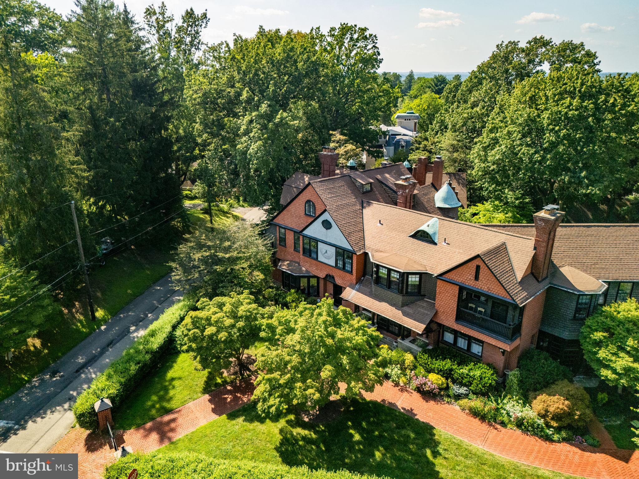 CHESTNUT HILL - Residential