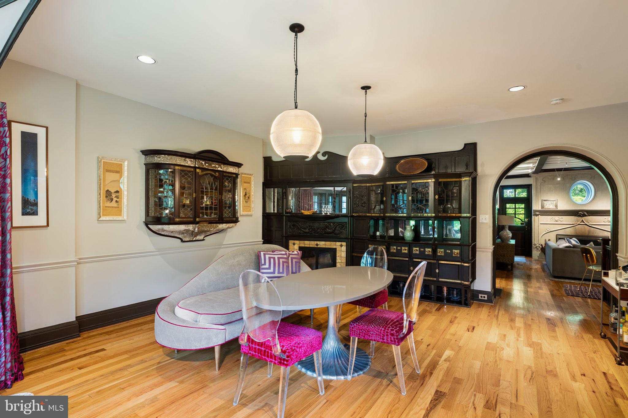 CHESTNUT HILL - Residential