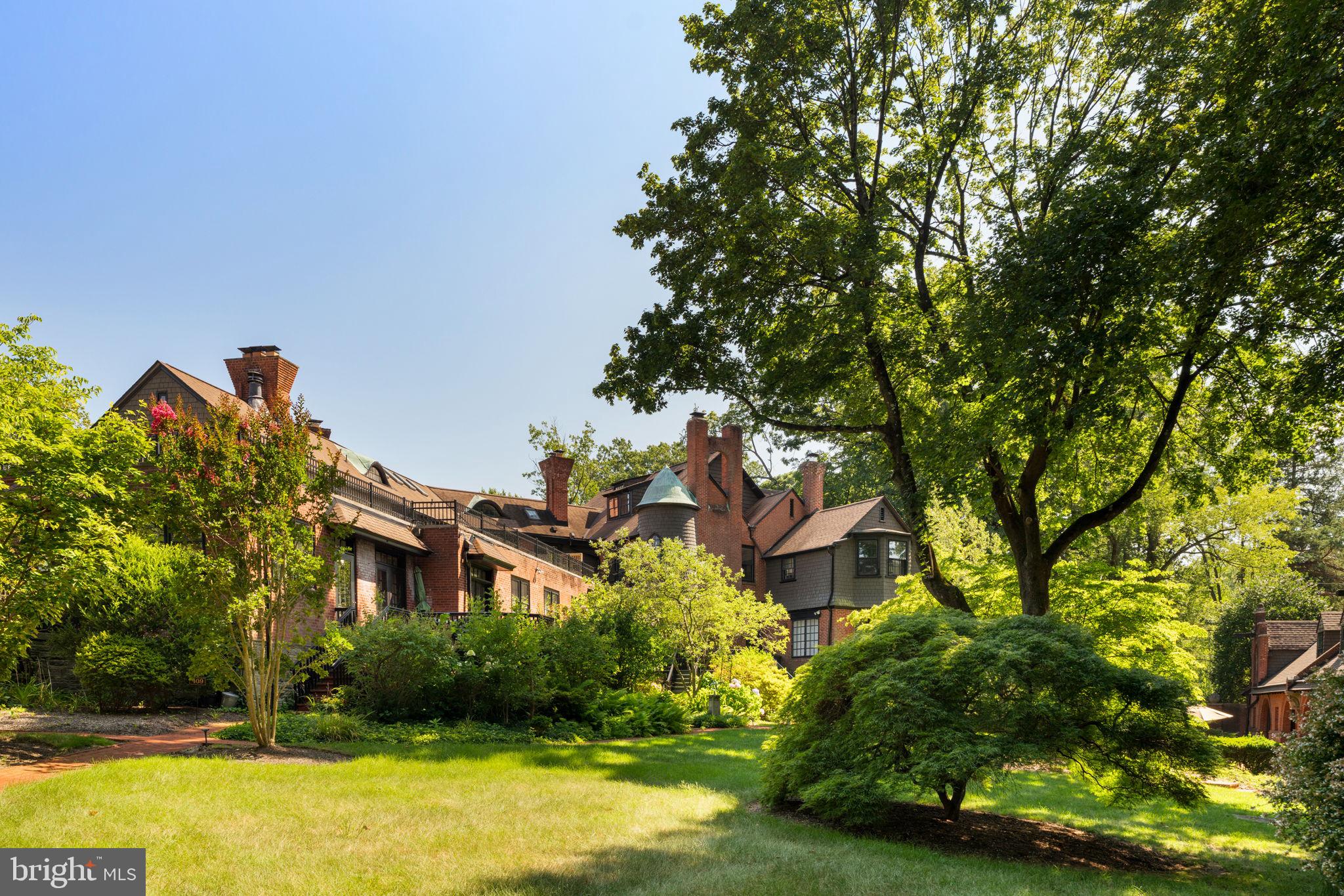 CHESTNUT HILL - Residential