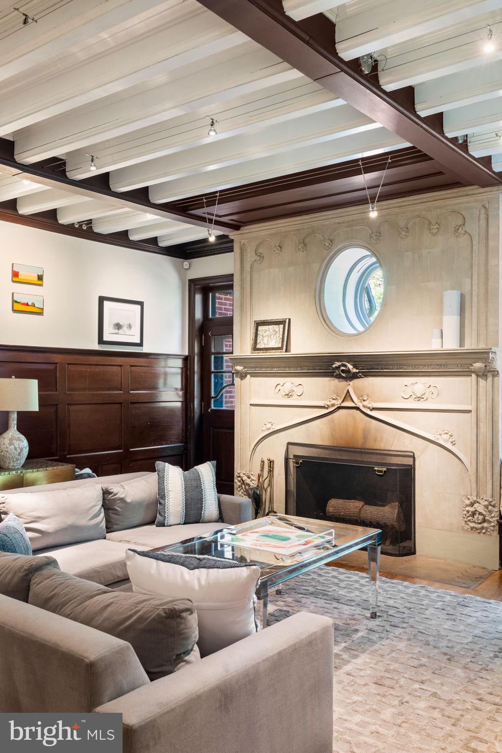 CHESTNUT HILL - Residential