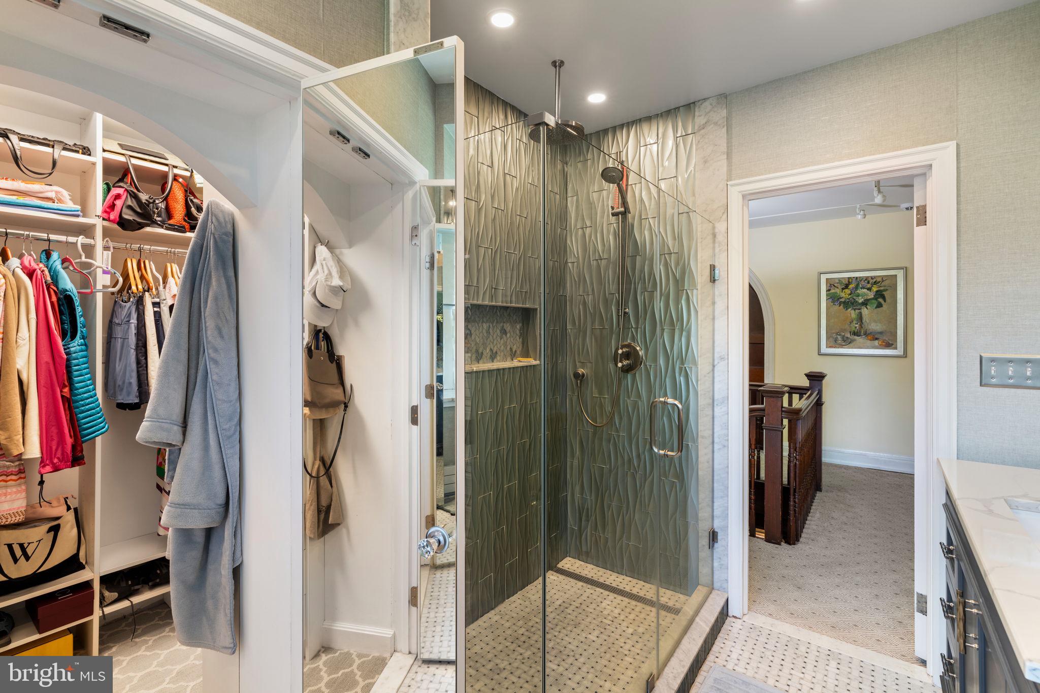 CHESTNUT HILL - Residential