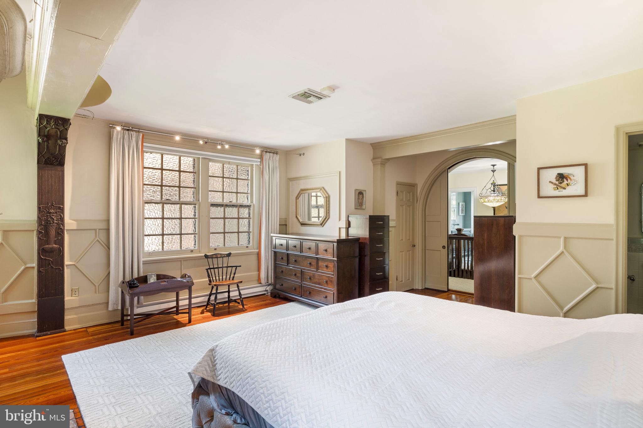 CHESTNUT HILL - Residential