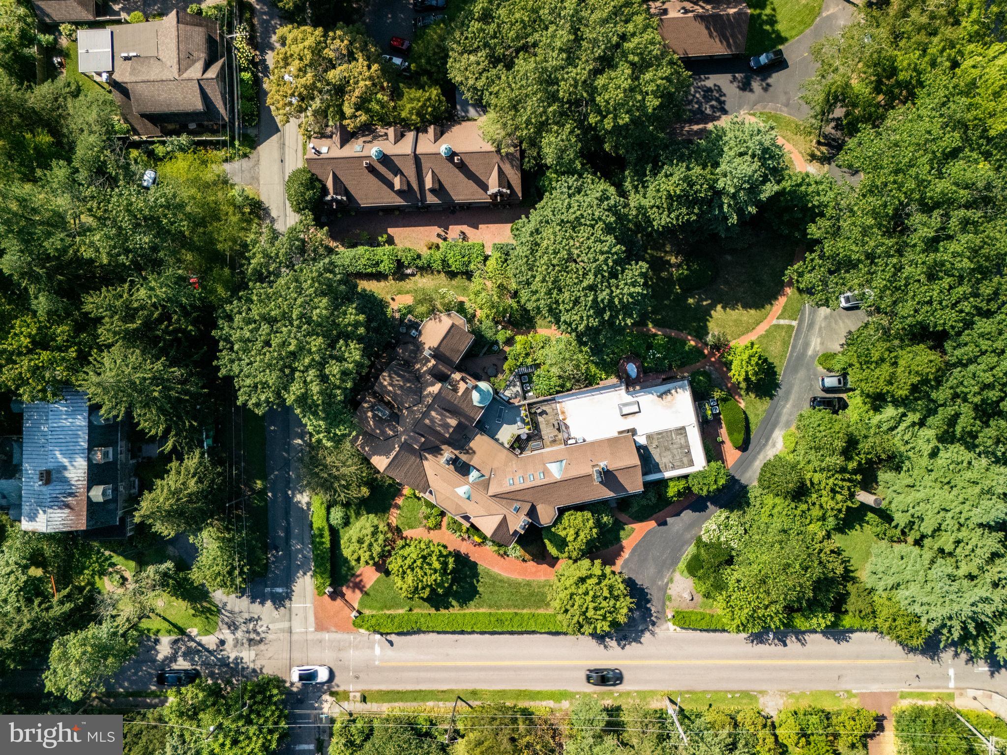 CHESTNUT HILL - Residential