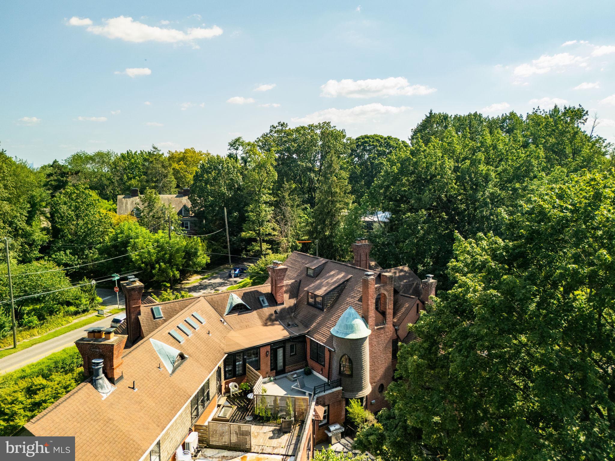CHESTNUT HILL - Residential