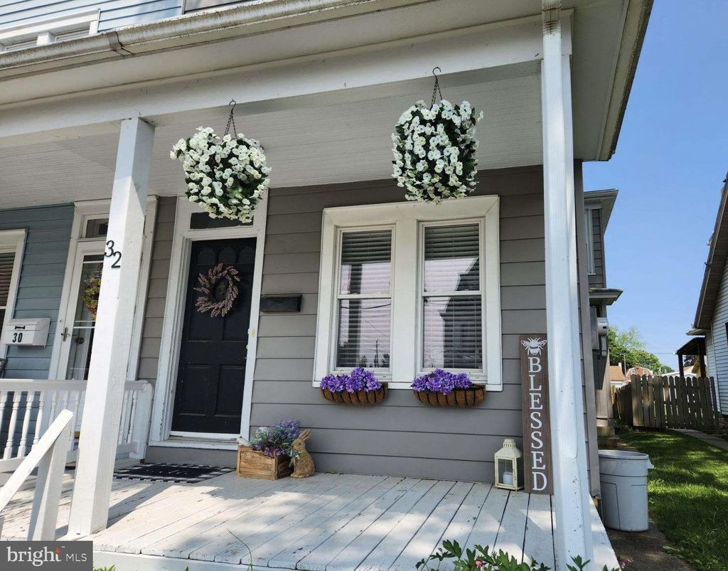 Photo of 32 E GRAMBY ST, MANHEIM, PA 17545 (MLS # PALA2035192)