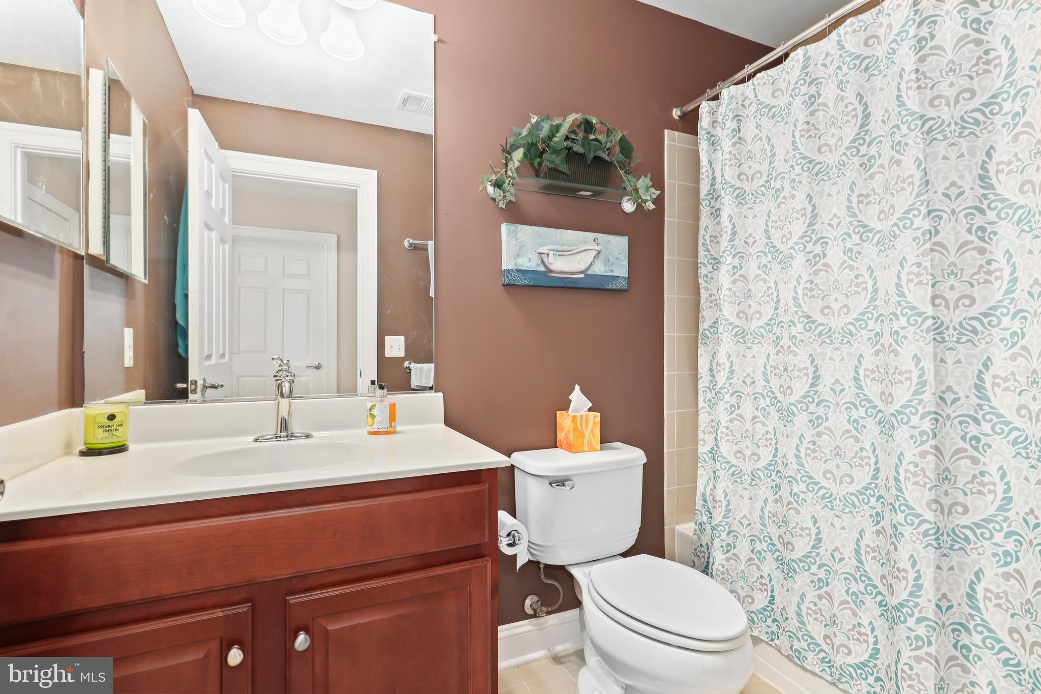 POTOMAC CLUB CONDOMINIUMS - Residential