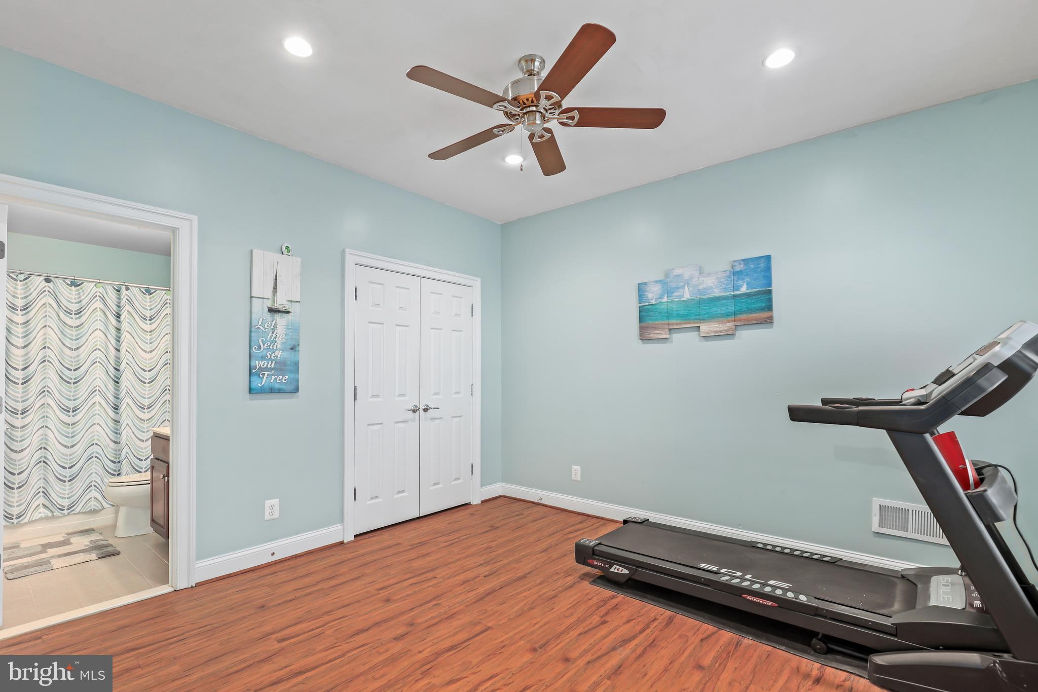 POTOMAC CLUB CONDOMINIUMS - Residential