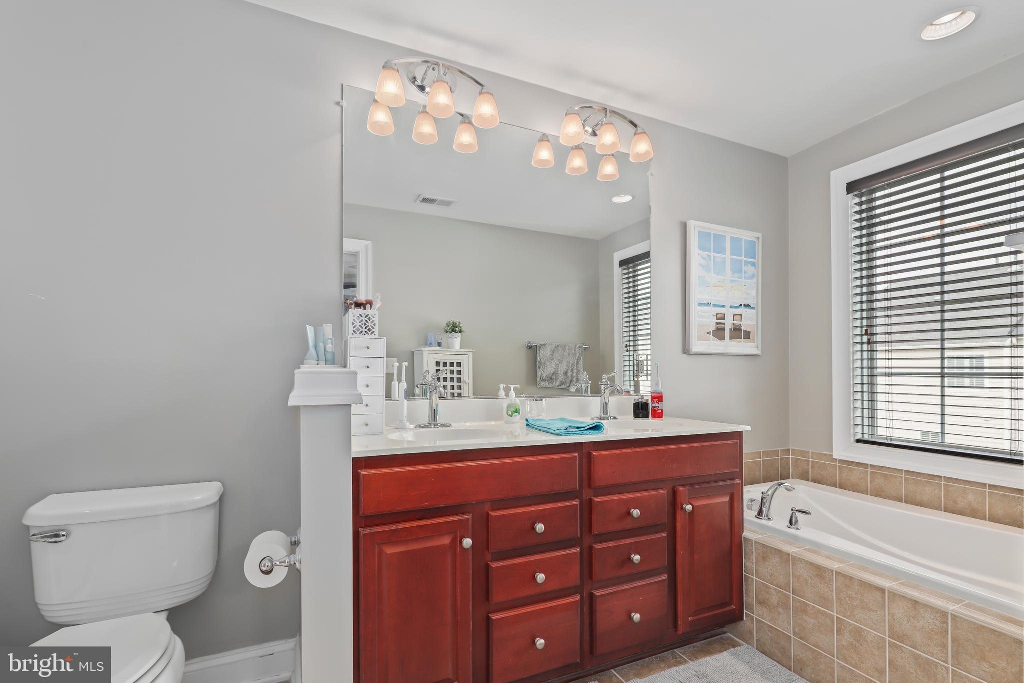 POTOMAC CLUB CONDOMINIUMS - Residential