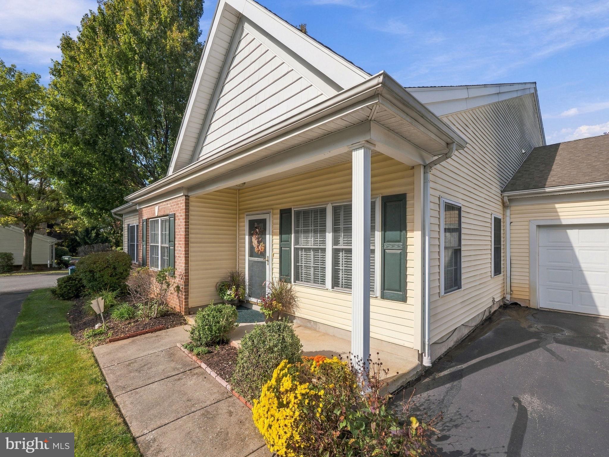 4851 DERBY LANE