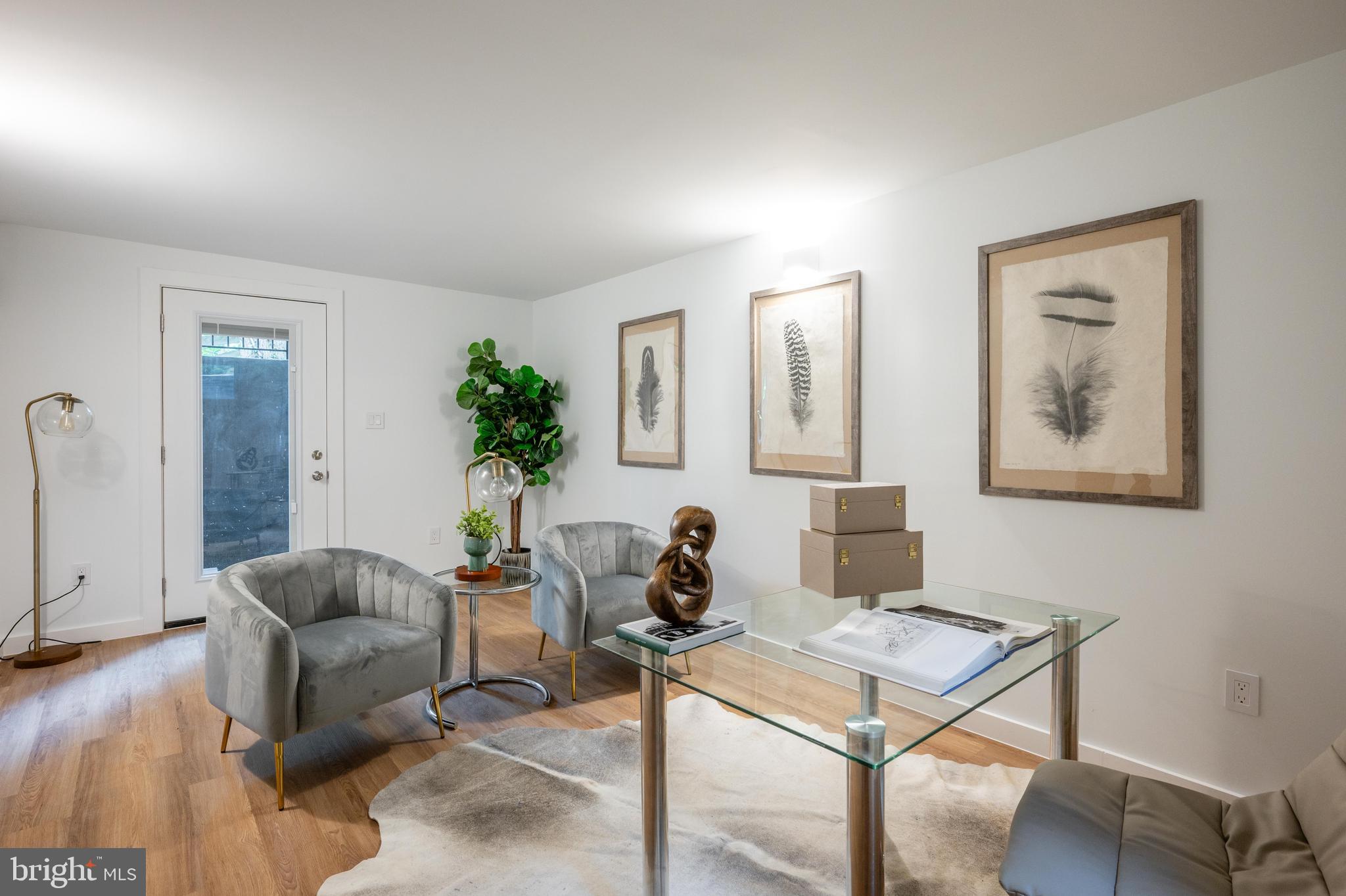 LAKE BARCROFT - Residential