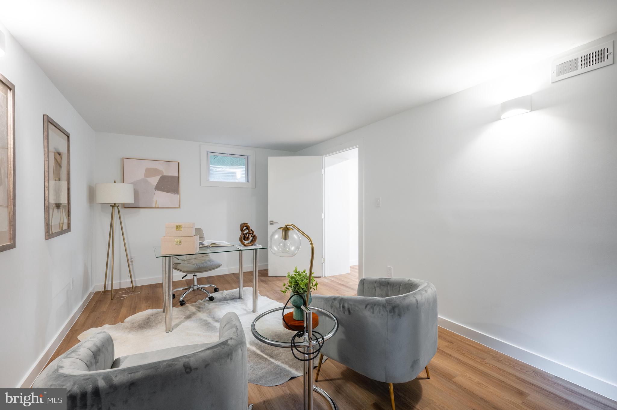 LAKE BARCROFT - Residential