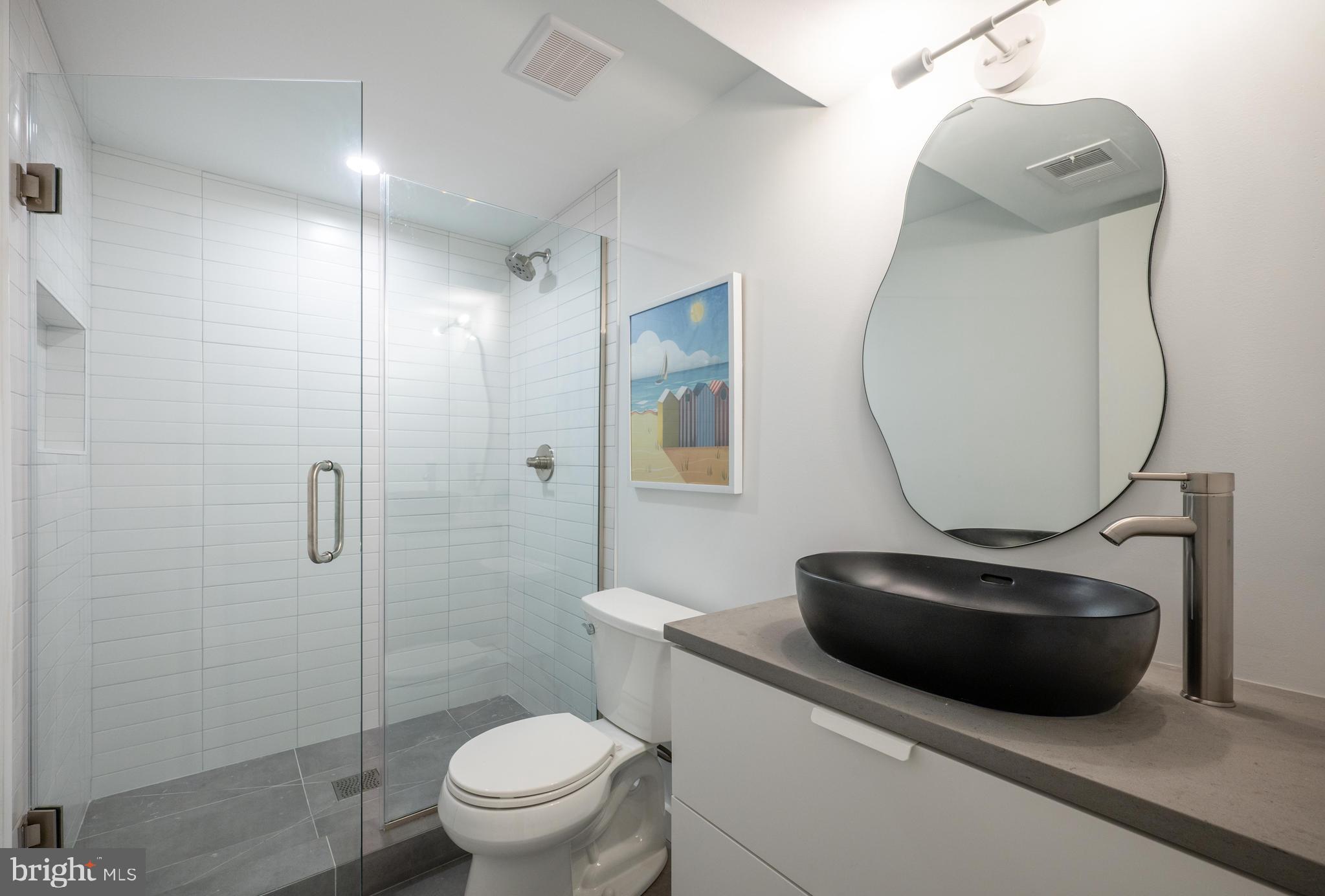 LAKE BARCROFT - Residential