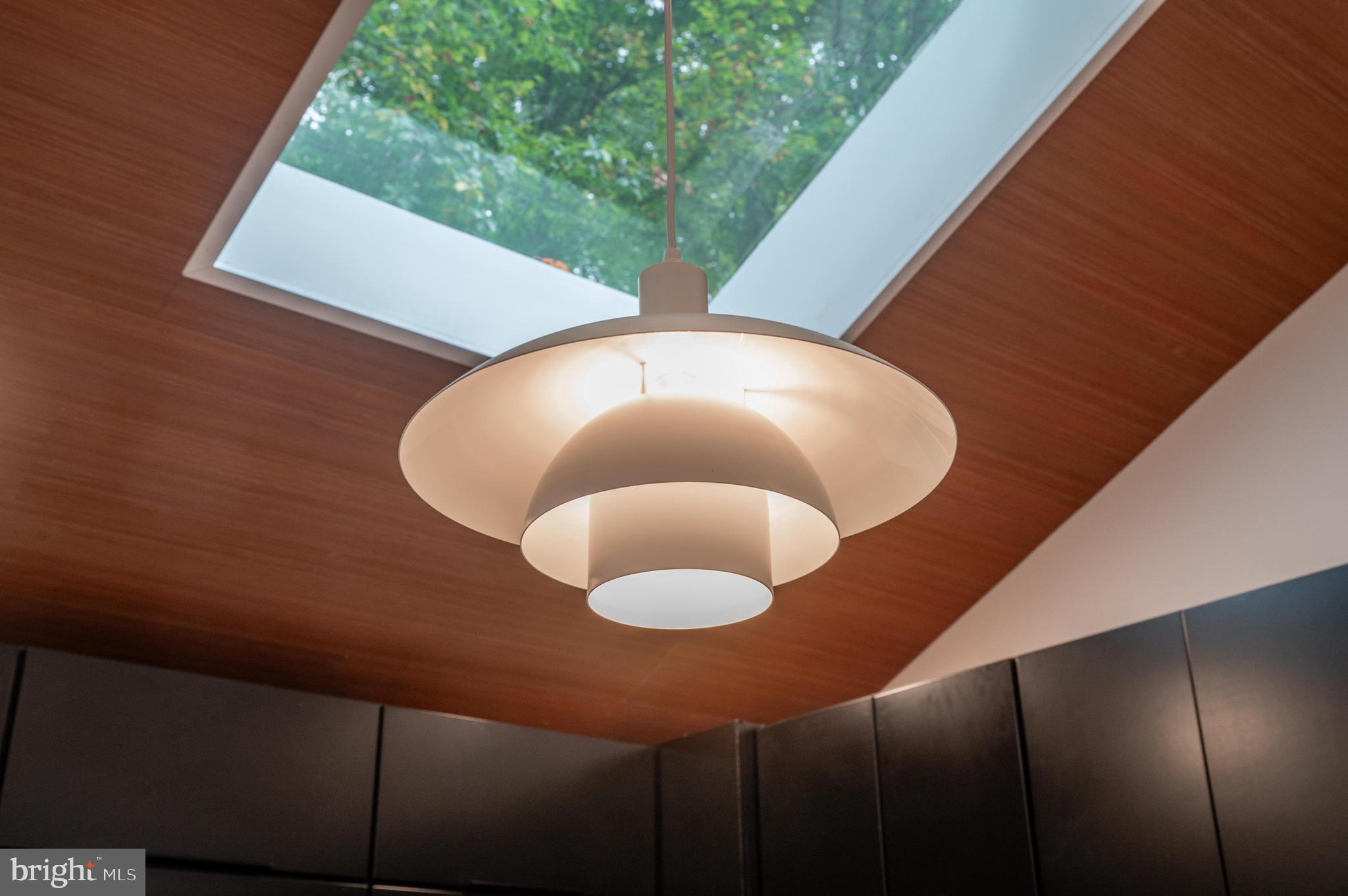 LAKE BARCROFT - Residential