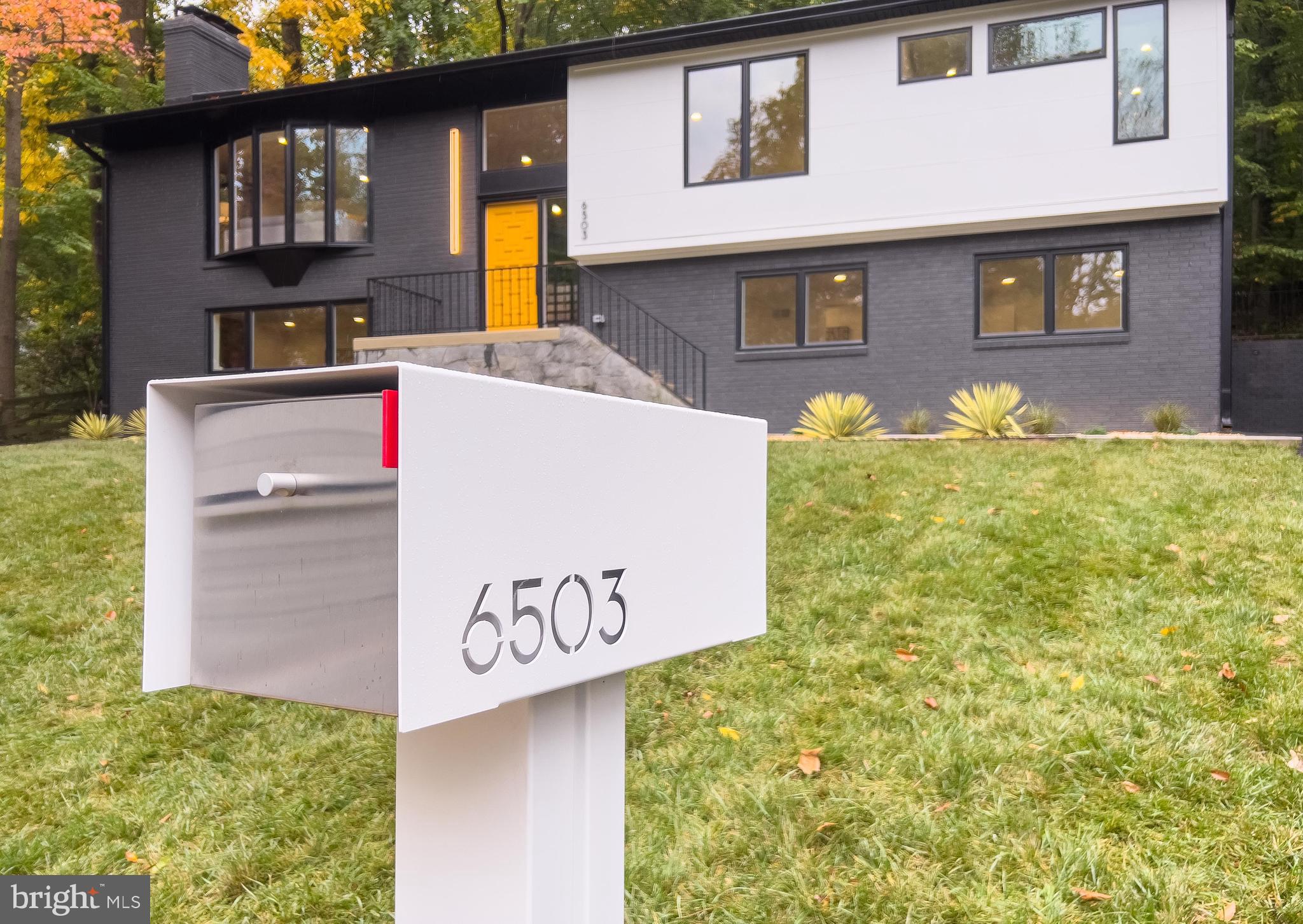 LAKE BARCROFT - Residential