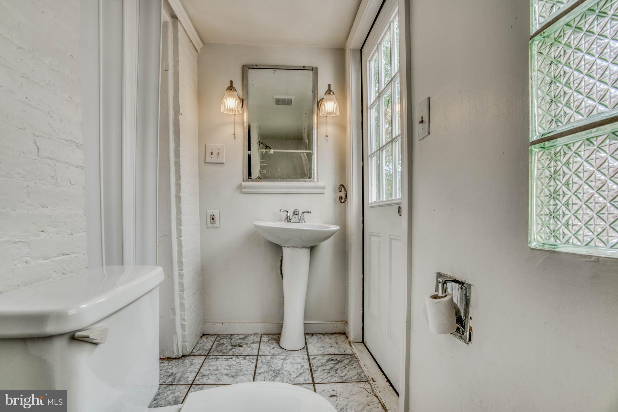 FEDERAL HILL HISTORIC DISTRICT - Residential Lease