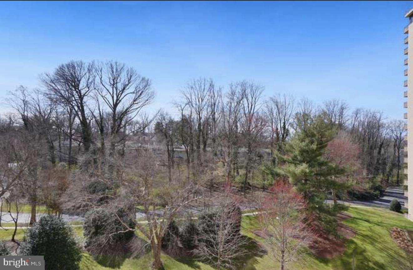 PROMENADE TOWERS - Residential