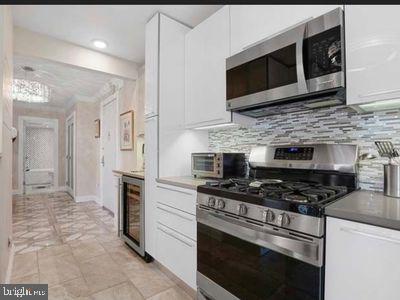 PROMENADE TOWERS - Residential