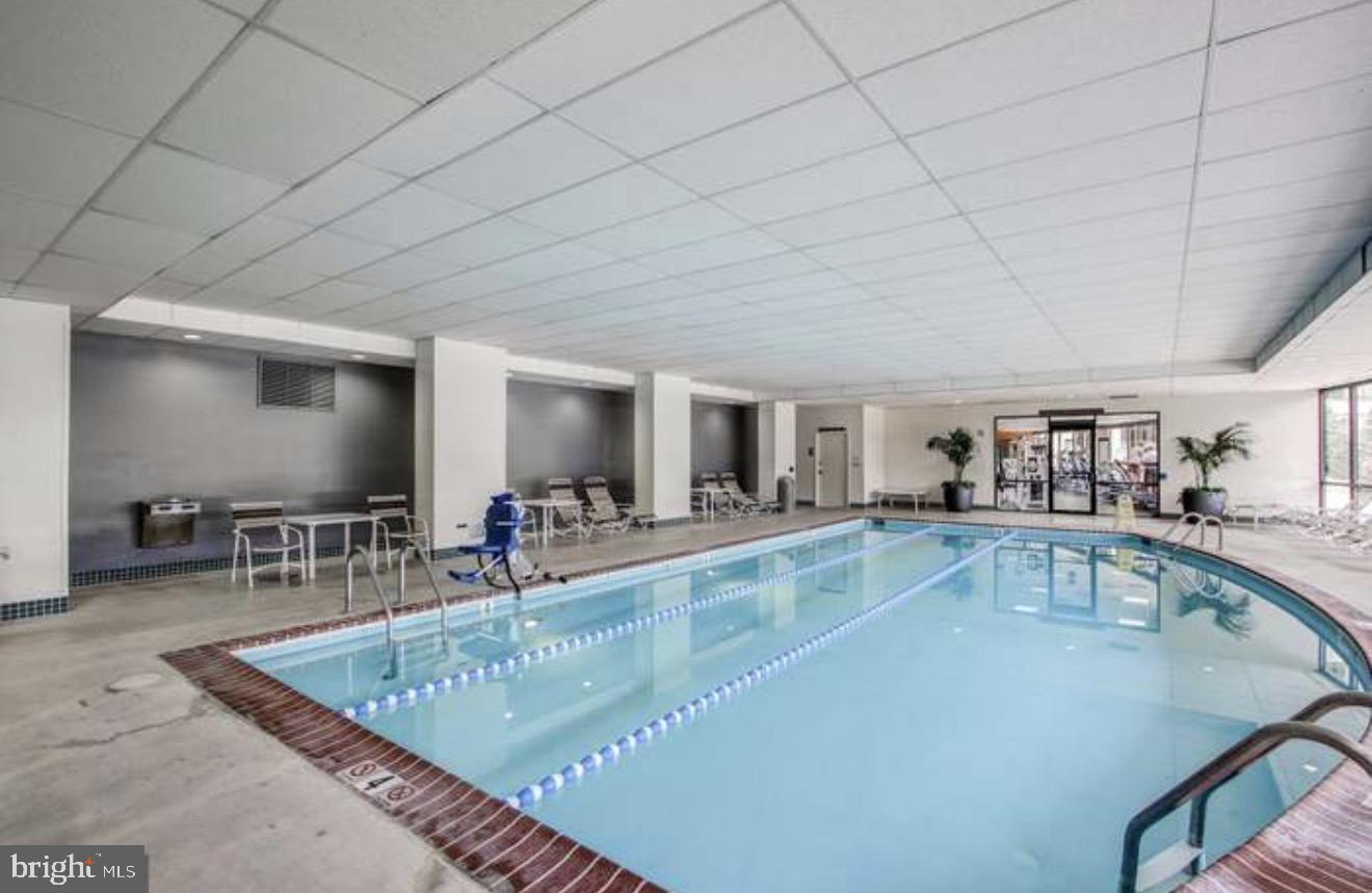 PROMENADE TOWERS - Residential