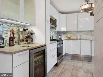 PROMENADE TOWERS - Residential