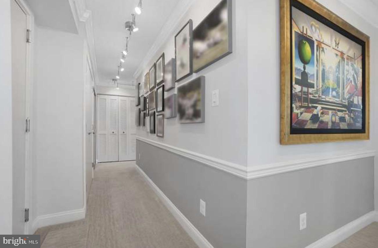 PROMENADE TOWERS - Residential