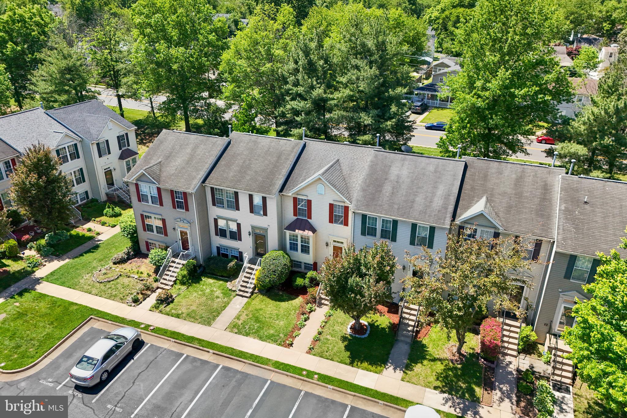 MAPLE POINTE - Residential