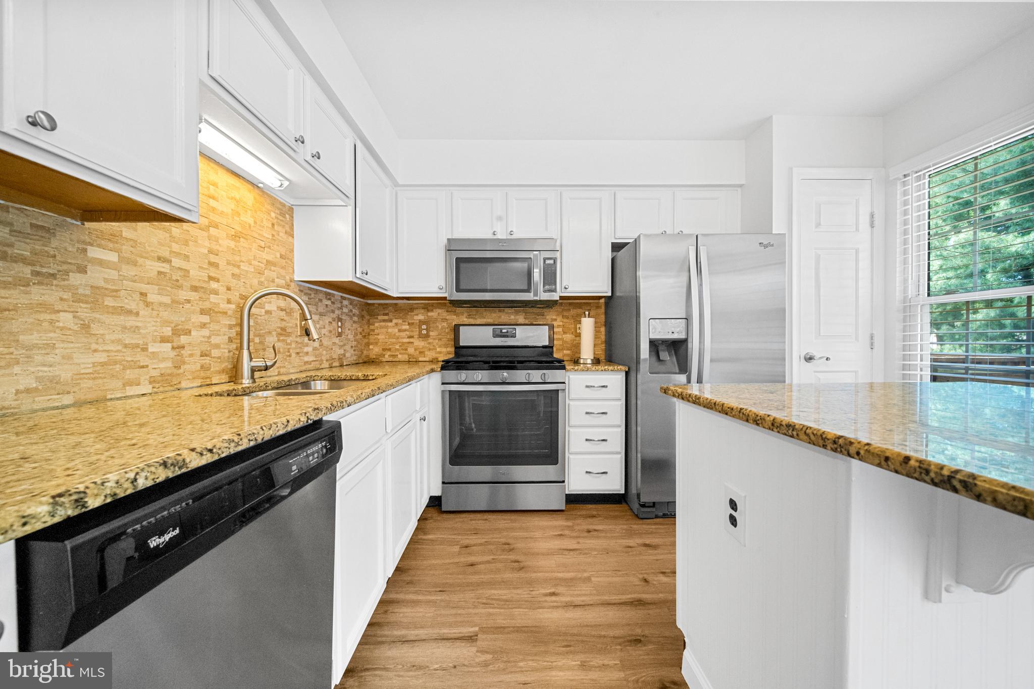 MAPLE POINTE - Residential