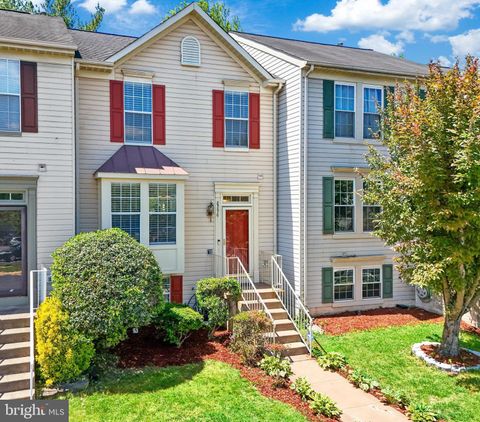 Photo of 8596 Cold Harbor Loop, MANASSAS, VA 20111 (MLS # VAPW2120418)