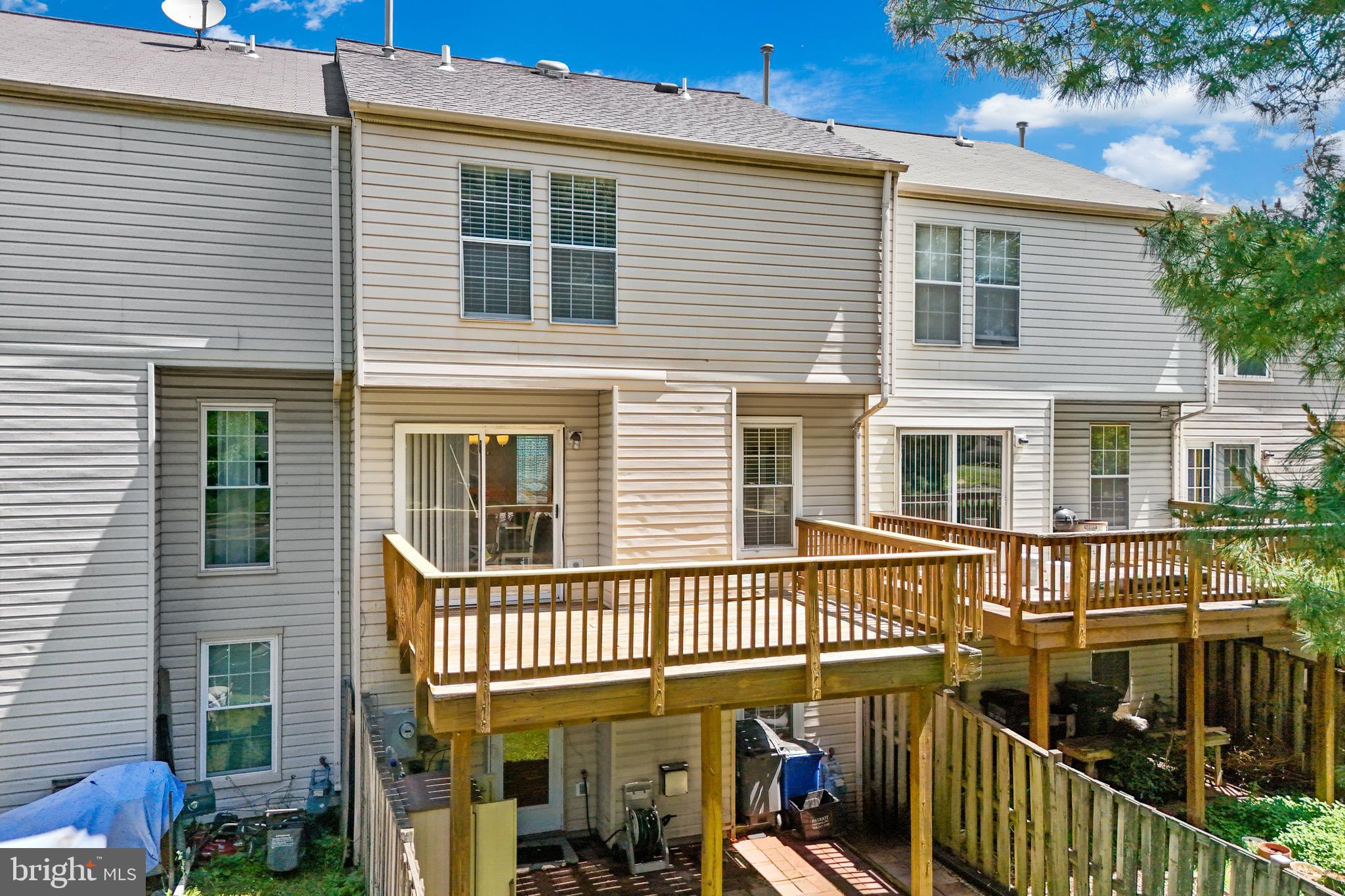 MAPLE POINTE - Residential