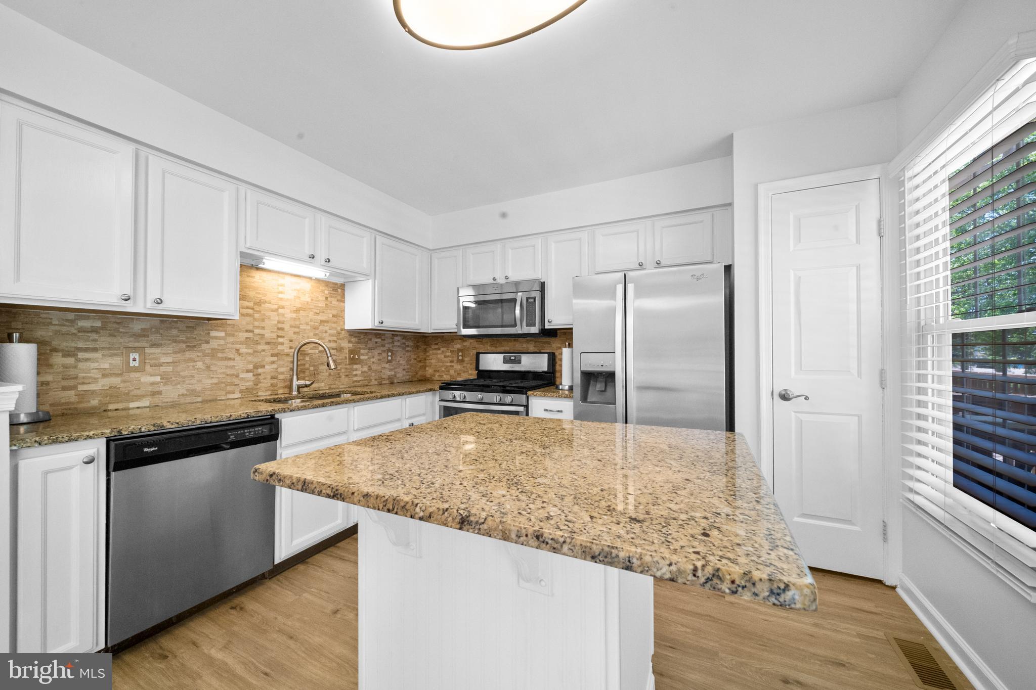 MAPLE POINTE - Residential
