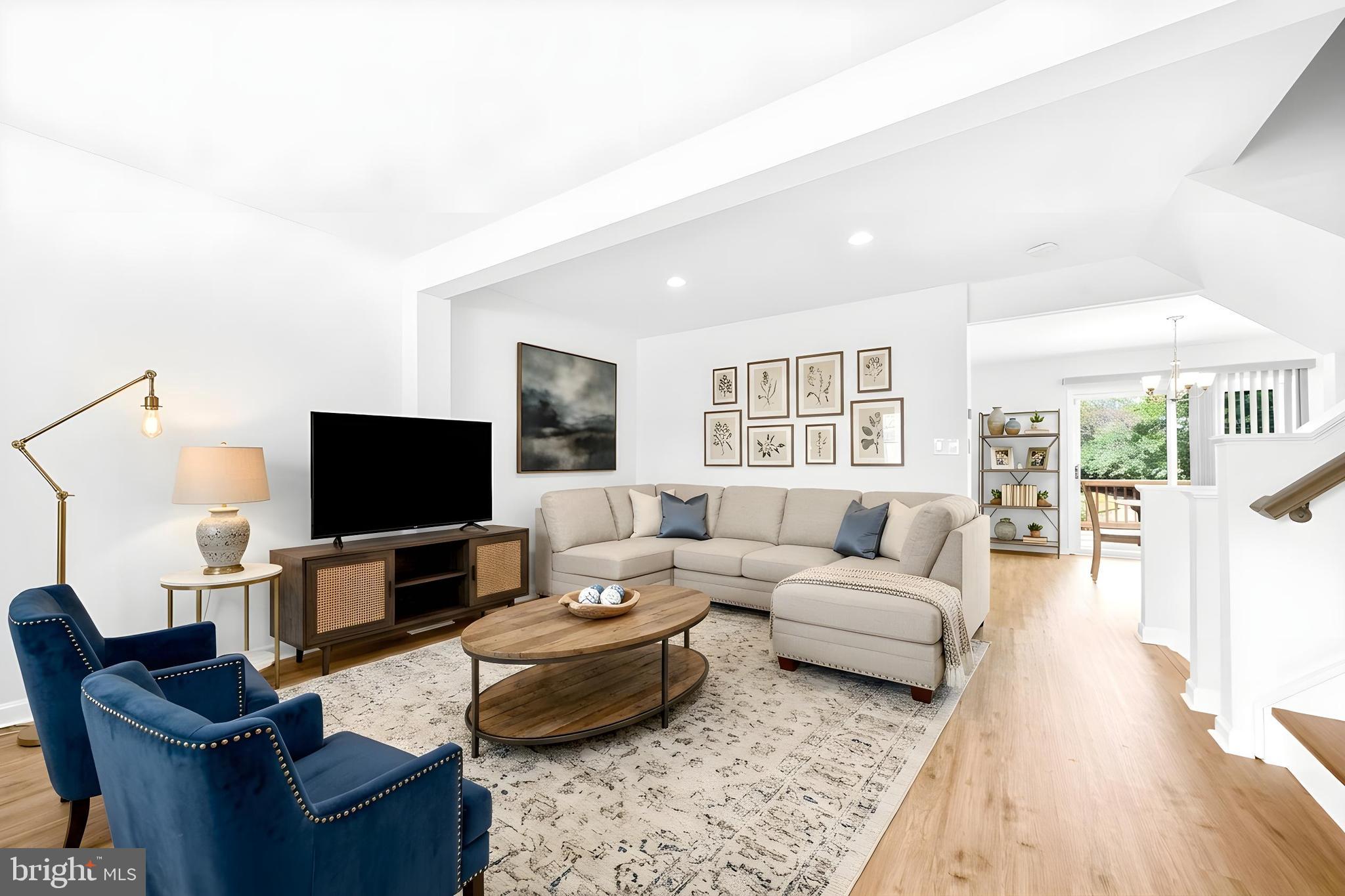 MAPLE POINTE - Residential