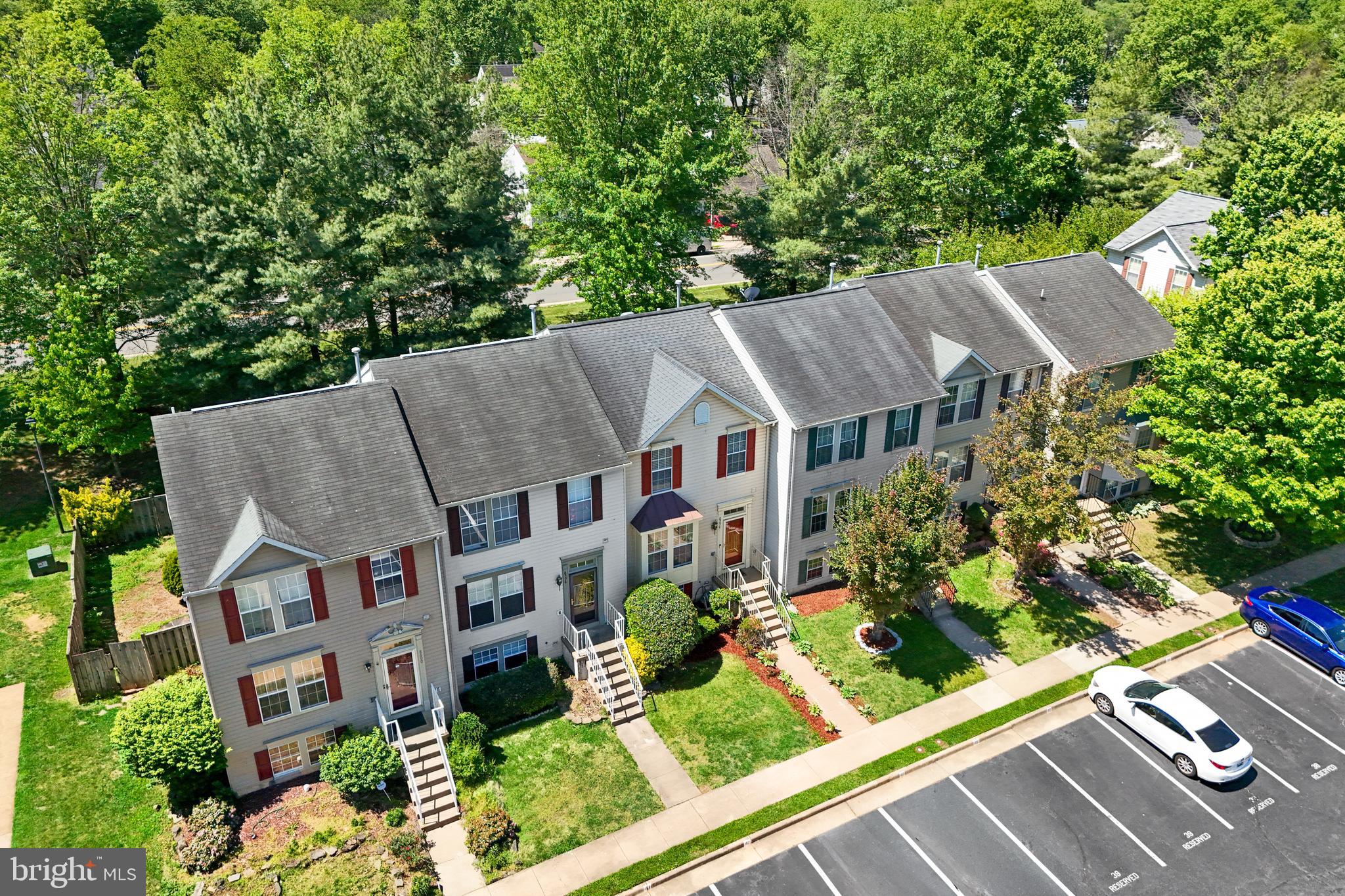 MAPLE POINTE - Residential