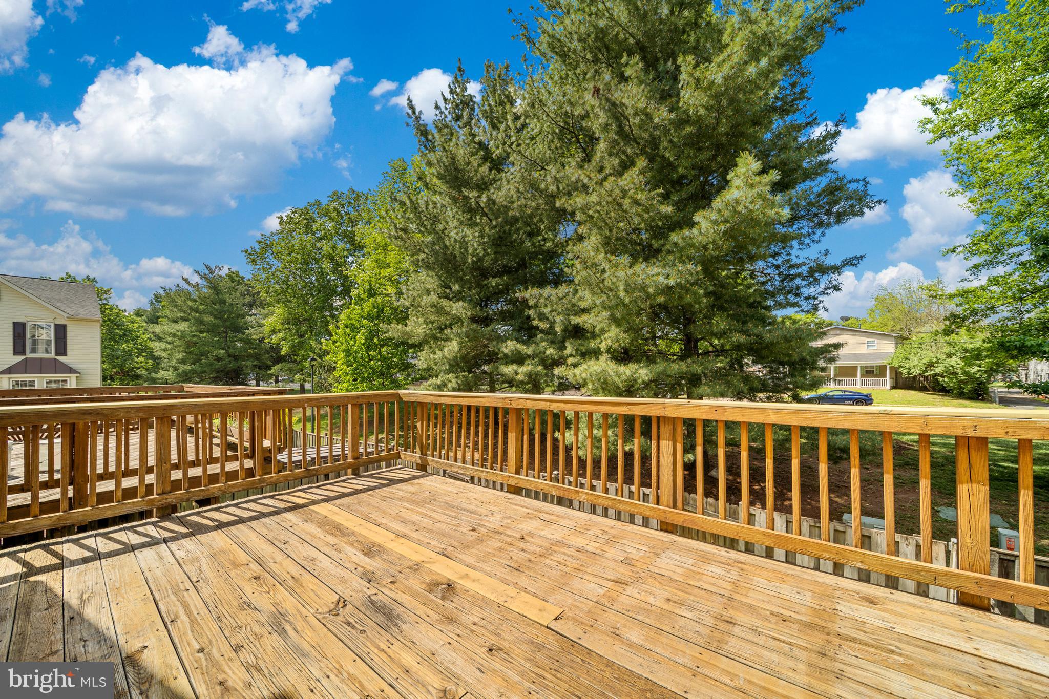 MAPLE POINTE - Residential