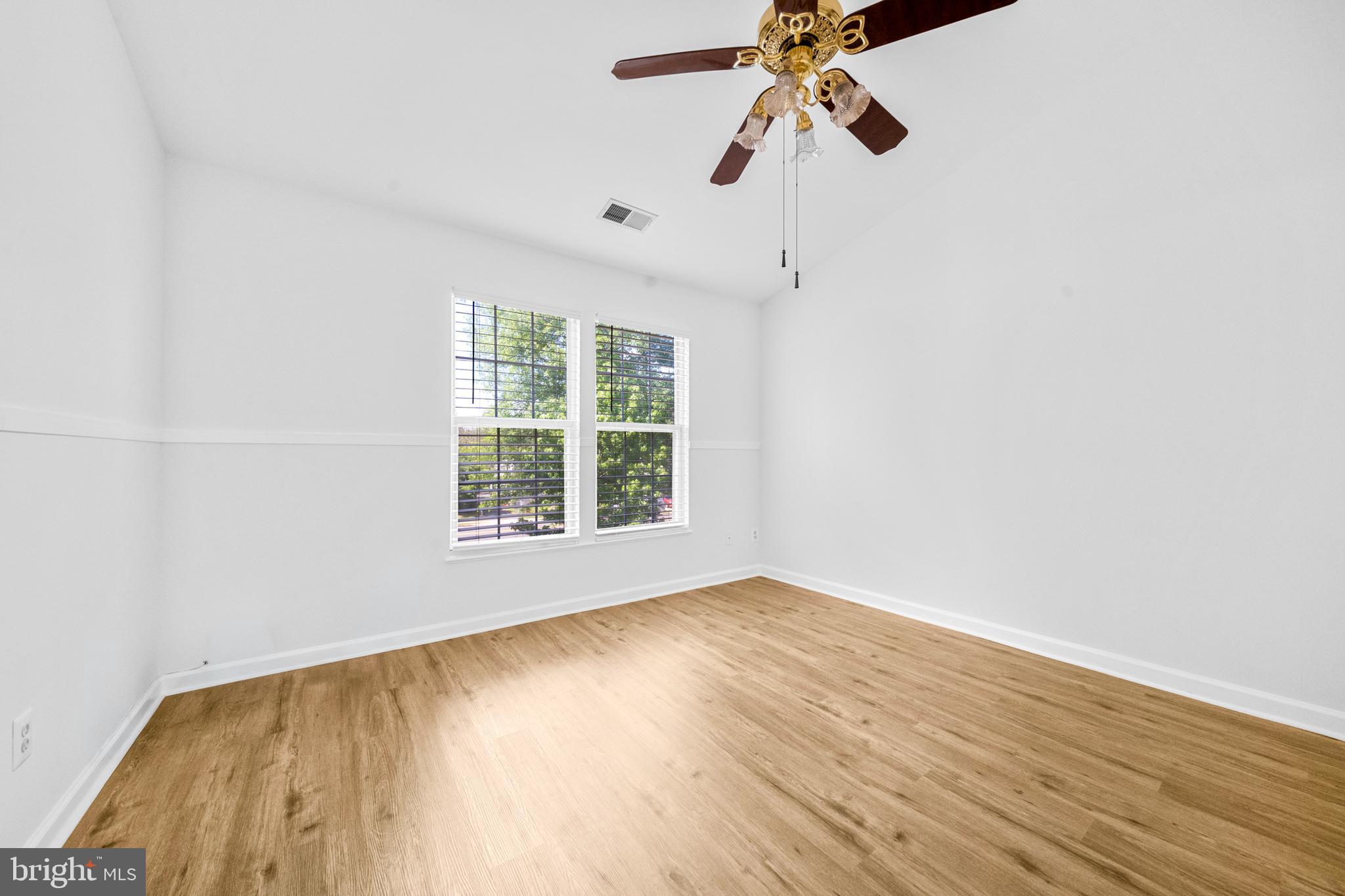 MAPLE POINTE - Residential