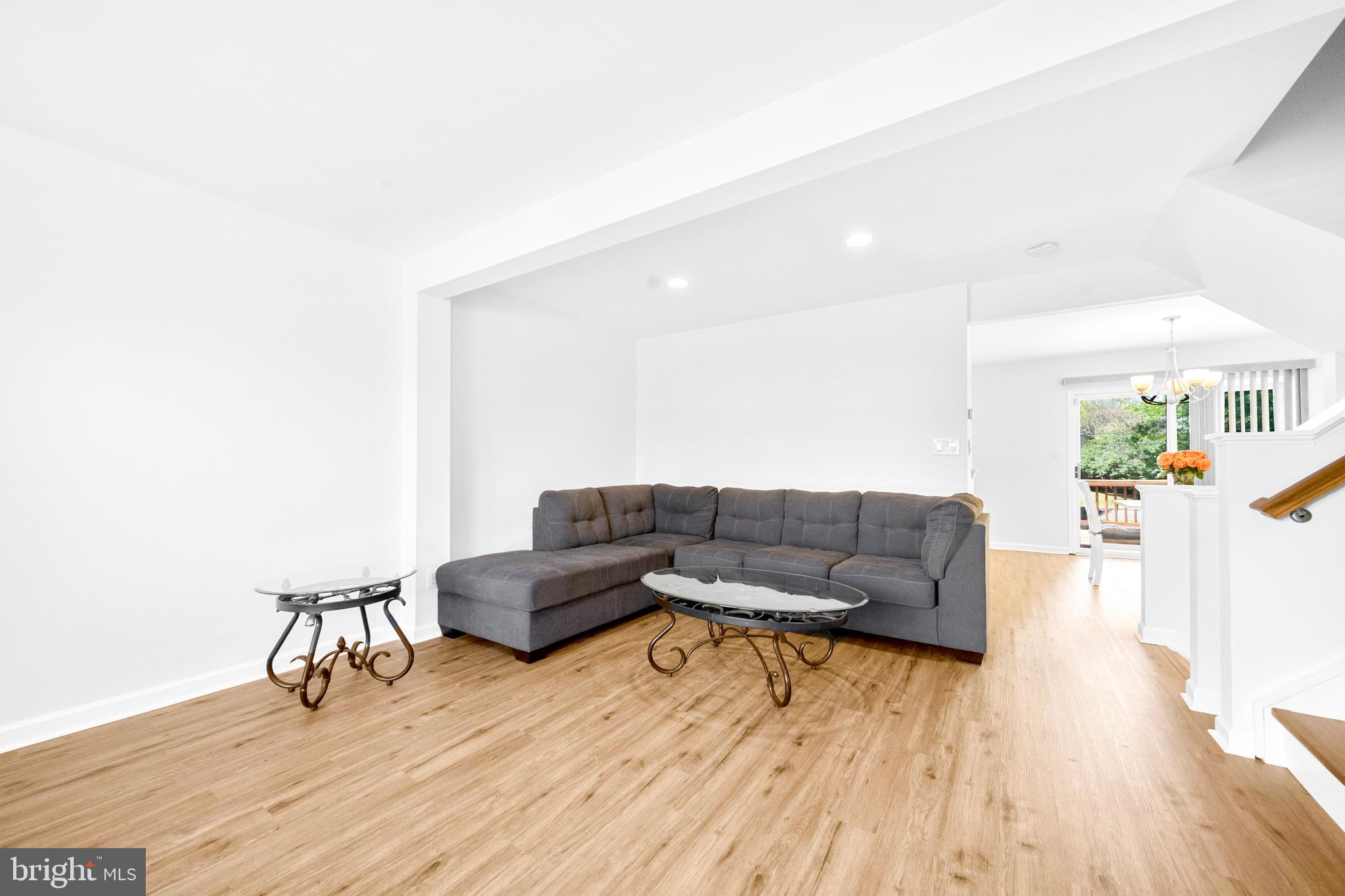 MAPLE POINTE - Residential